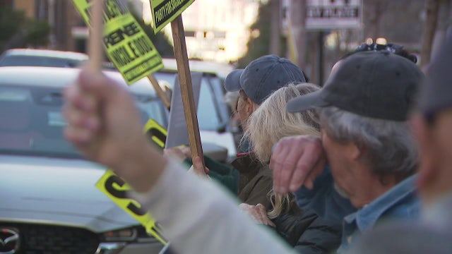 'Free America Walkout' draws protesters across Tampa Bay area