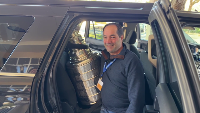 Tampa volunteers who transport cancer patients get once-in-a-lifetime Stanley Cup surprise