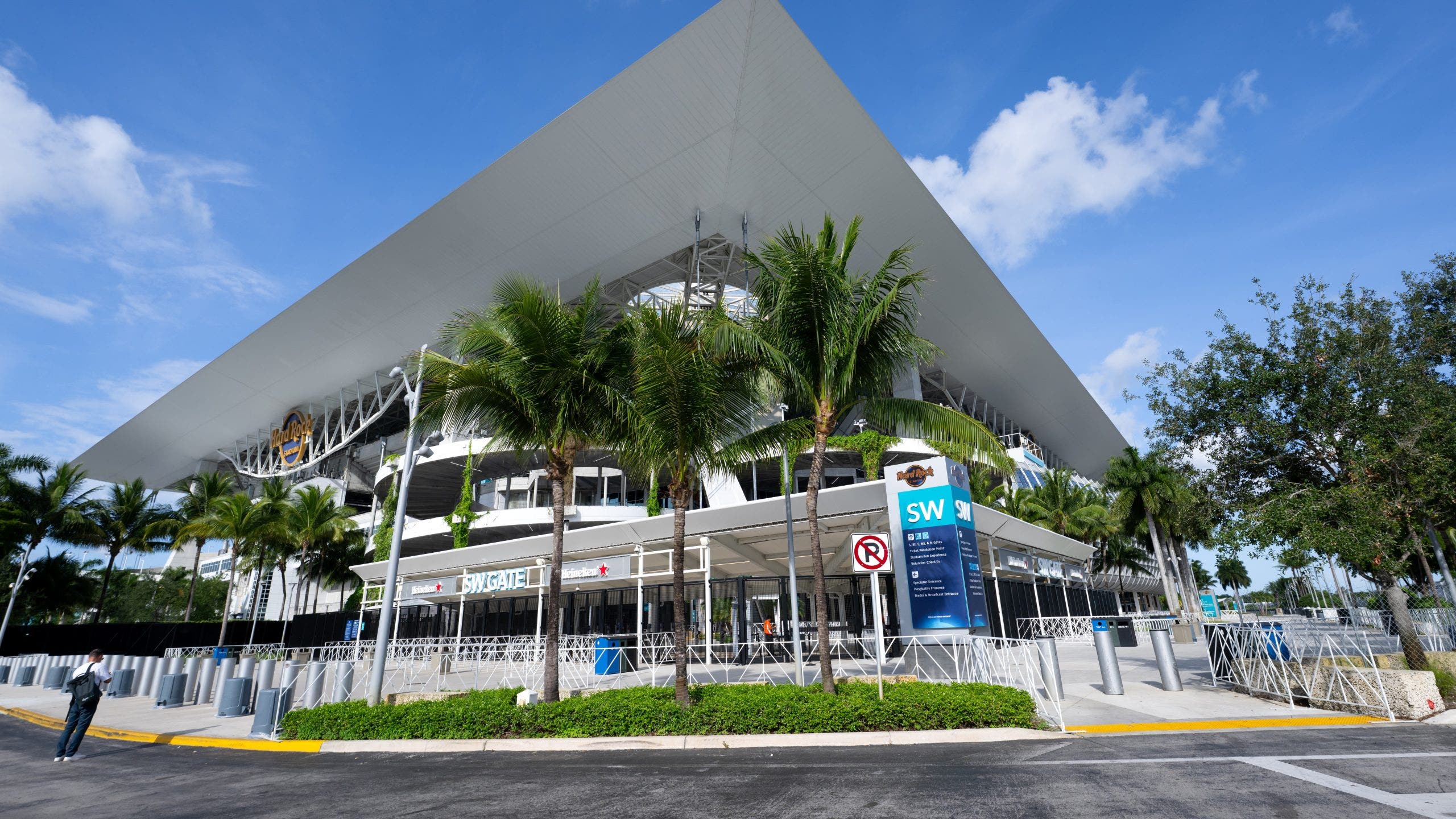 Civil rights groups issue Florida travel advisory for FIFA World Cup over immigration enforcement tactics