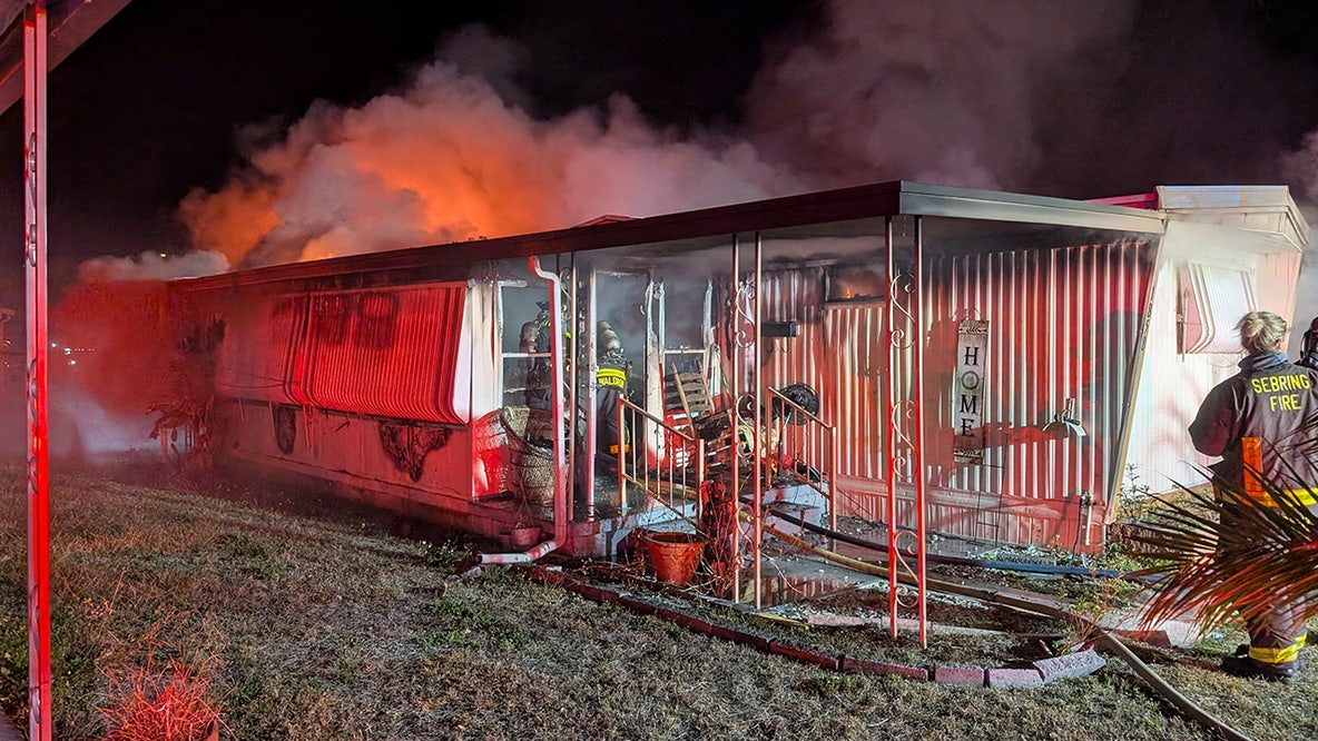 2 dead, 1 airlifted after fire breaks out at Sebring home