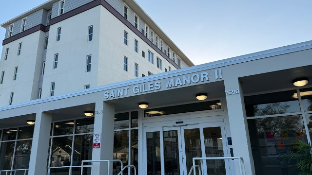 Pinellas Park seniors left stranded in apartment building after elevator outage