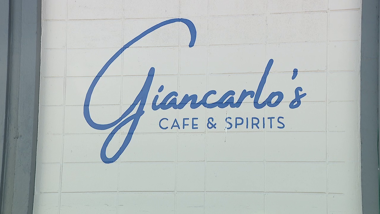Giancarlo's invites customers in for coffee or a nightcap at North Hyde Park location