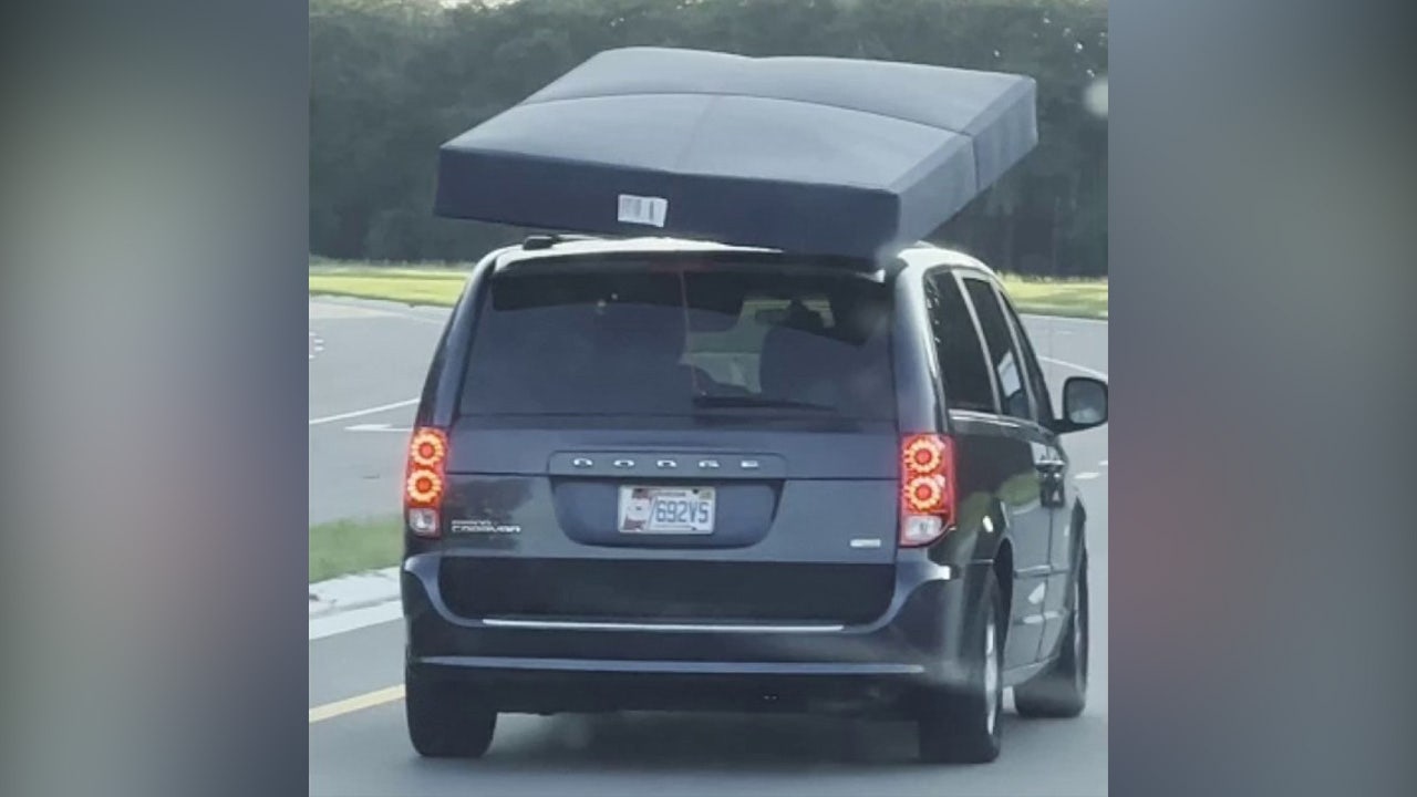 Video surfaces of 'dancing mattress' along Florida roadway