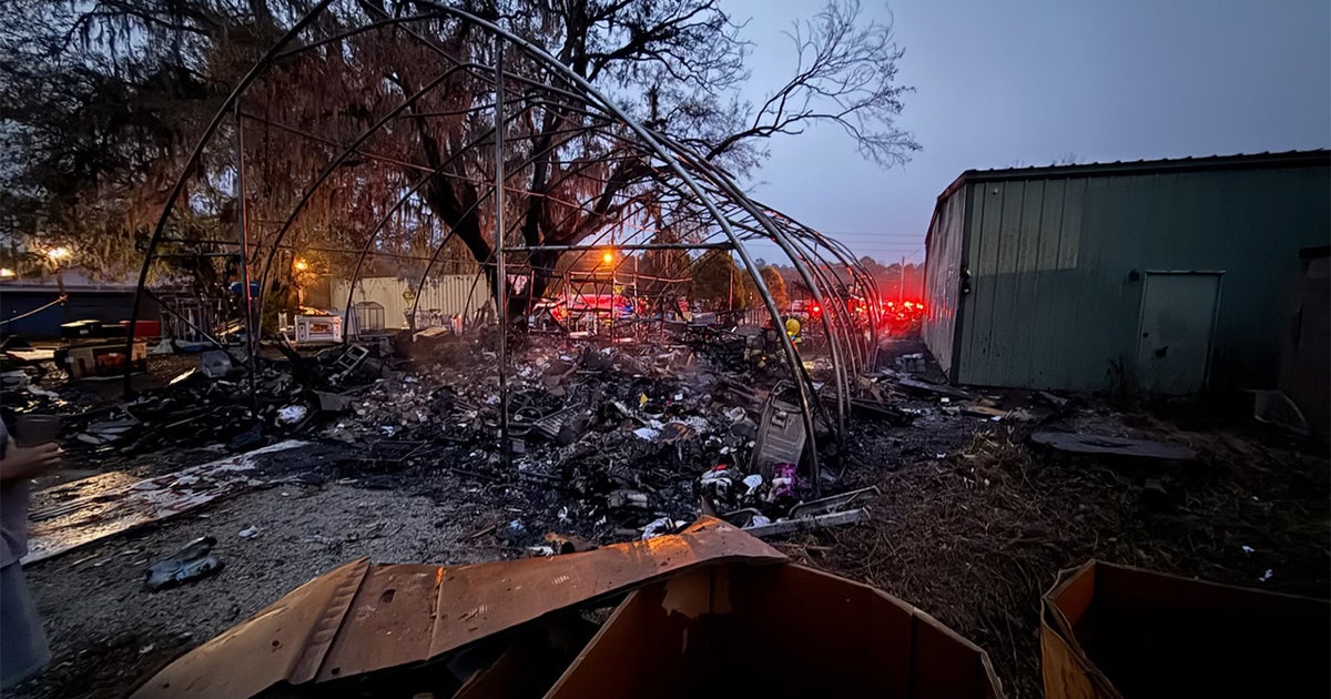Electrical fire destroys tent at liquidator store near Dunnellon: CCFR