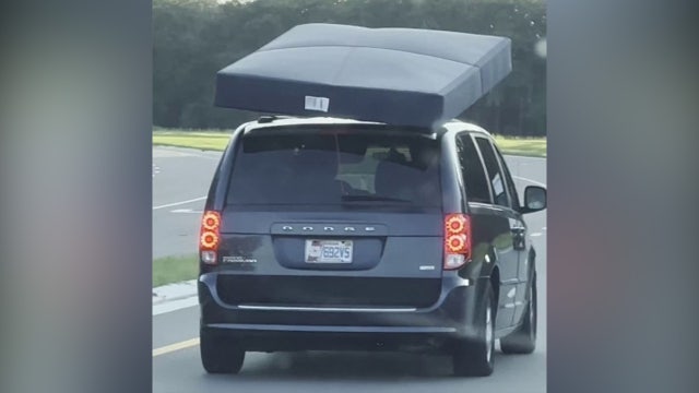 Video surfaces of 'dancing mattress' along Florida roadway
