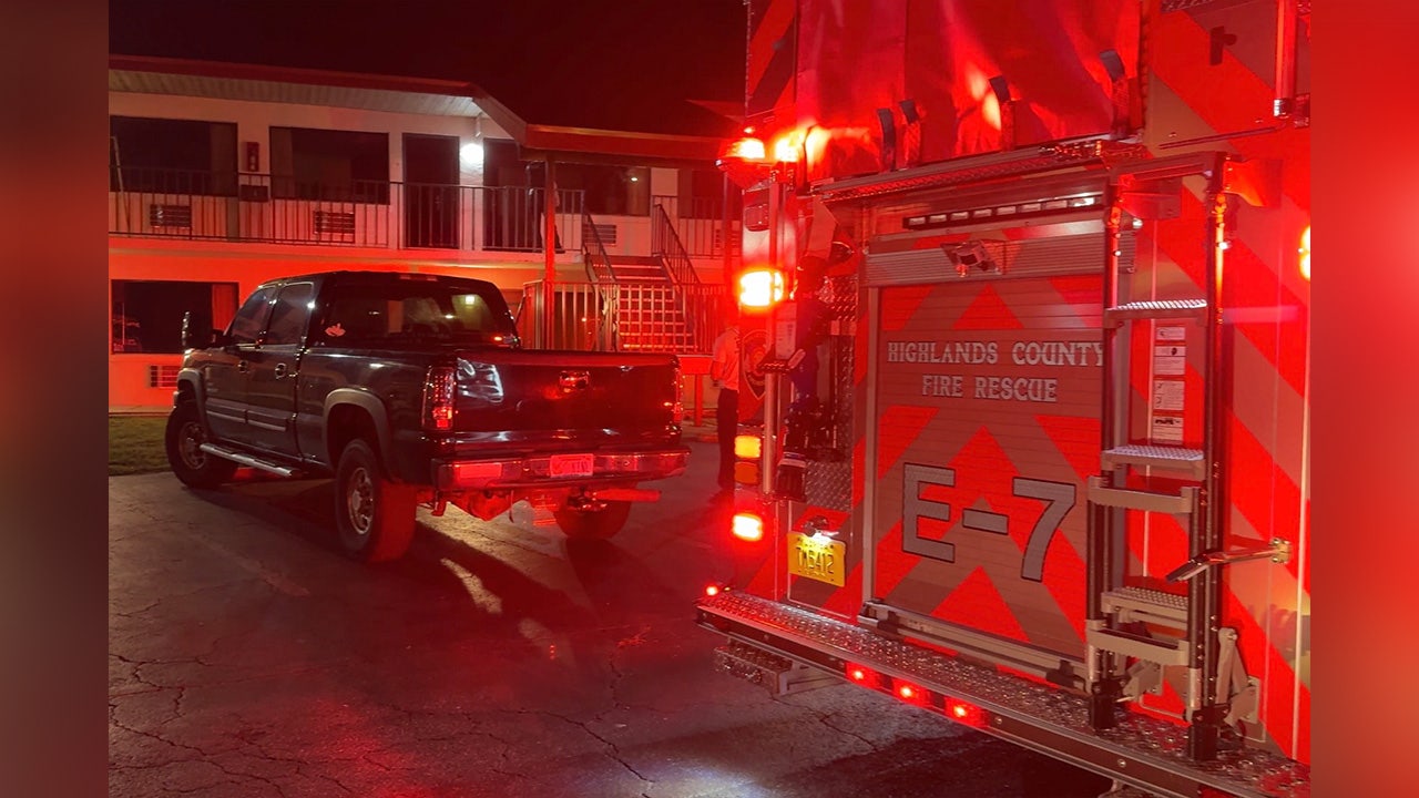 2 dead after hotel room catches fire in Avon Park: HCSO