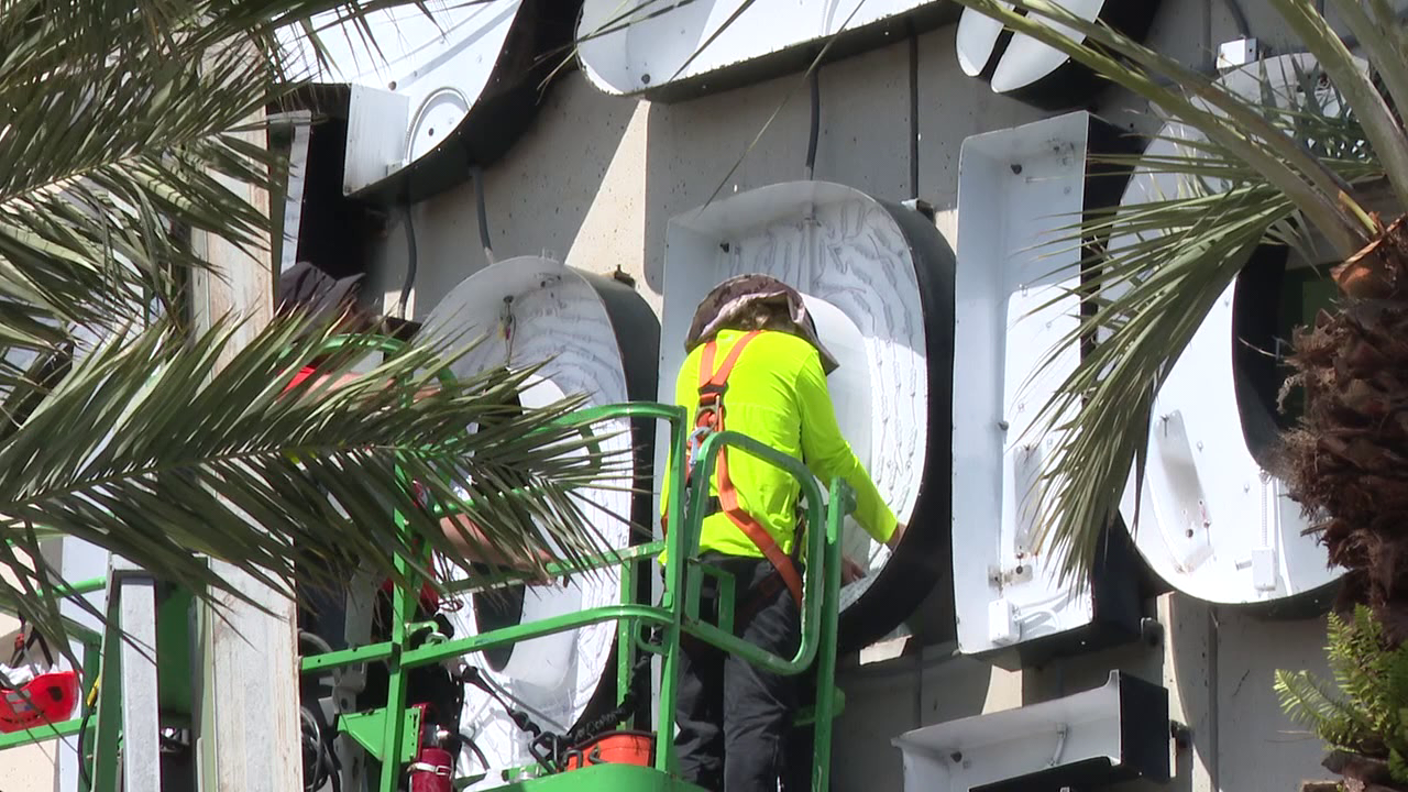 Crews put finishing touches on Tropicana Field ahead of the Rays' home opener
