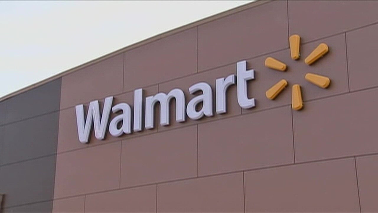 Palm Harbor Walmart dog fight injures 3 employees, 2 others: PCSO