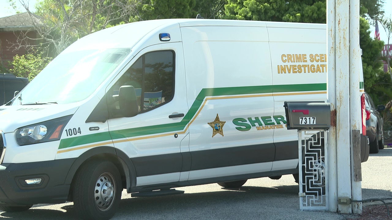 Armed robber on the run after shooting customer several times inside Manatee County arcade: MCSO