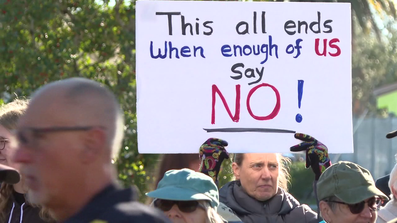 Sarasota school board enforces strict limits on student demonstrations, escalating free speech battle