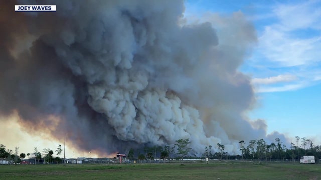 South Florida crews battle 1,500-acre wildfire near Alligator Alley