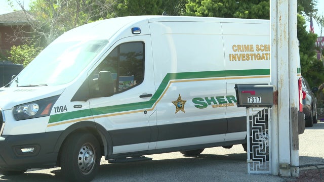 Armed robber on the run after shooting customer several times inside Manatee County arcade: MCSO