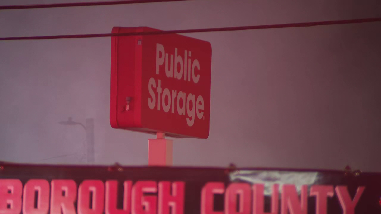 1 dead, firefighter injured after storage facility fire: HCFR