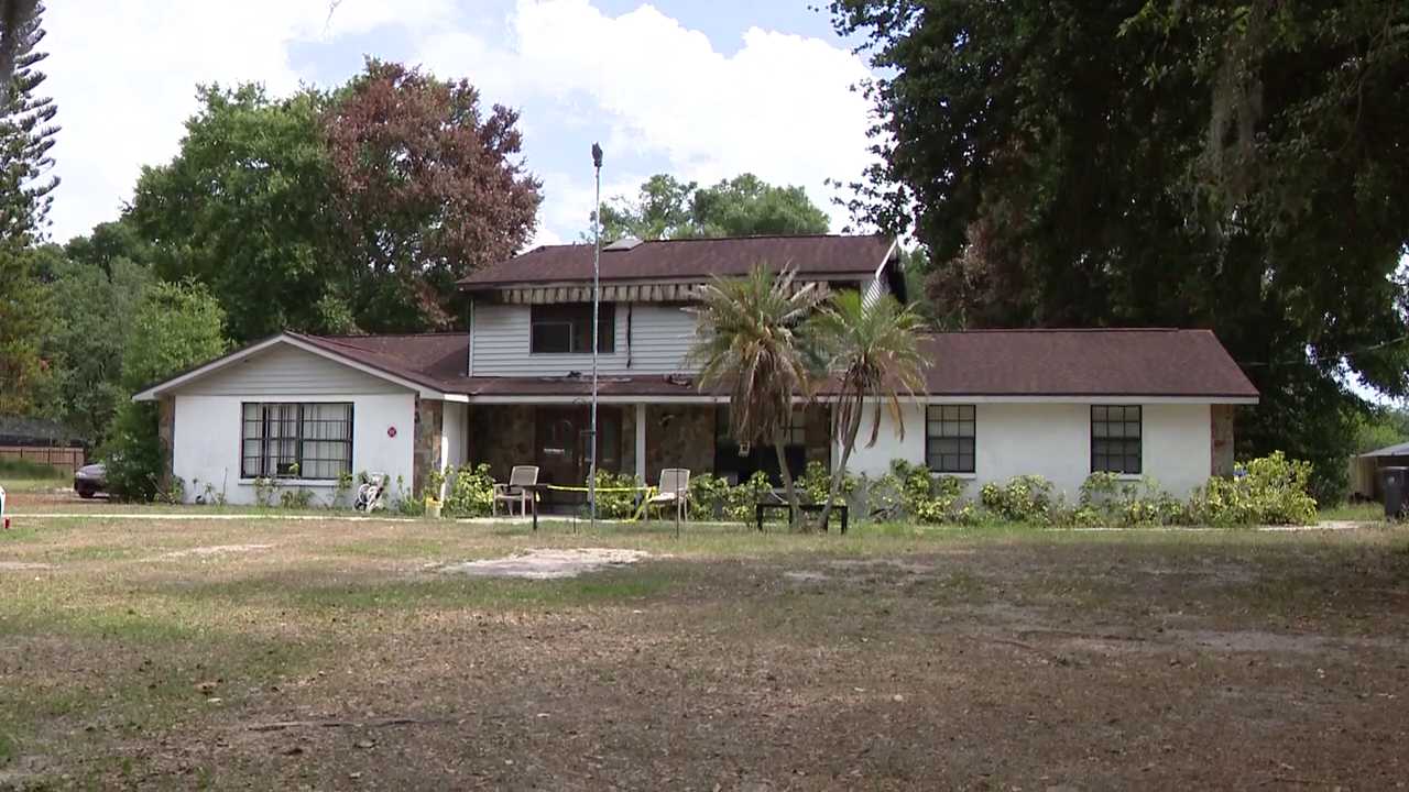 Men in recovery support each other after losing everything in fire at Valrico sober living home
