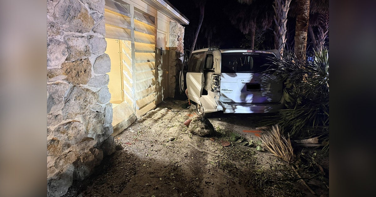 Teen driver with learner's permit faces charges after crashing into Venice Beach Pavilion at 70 mph: Police
