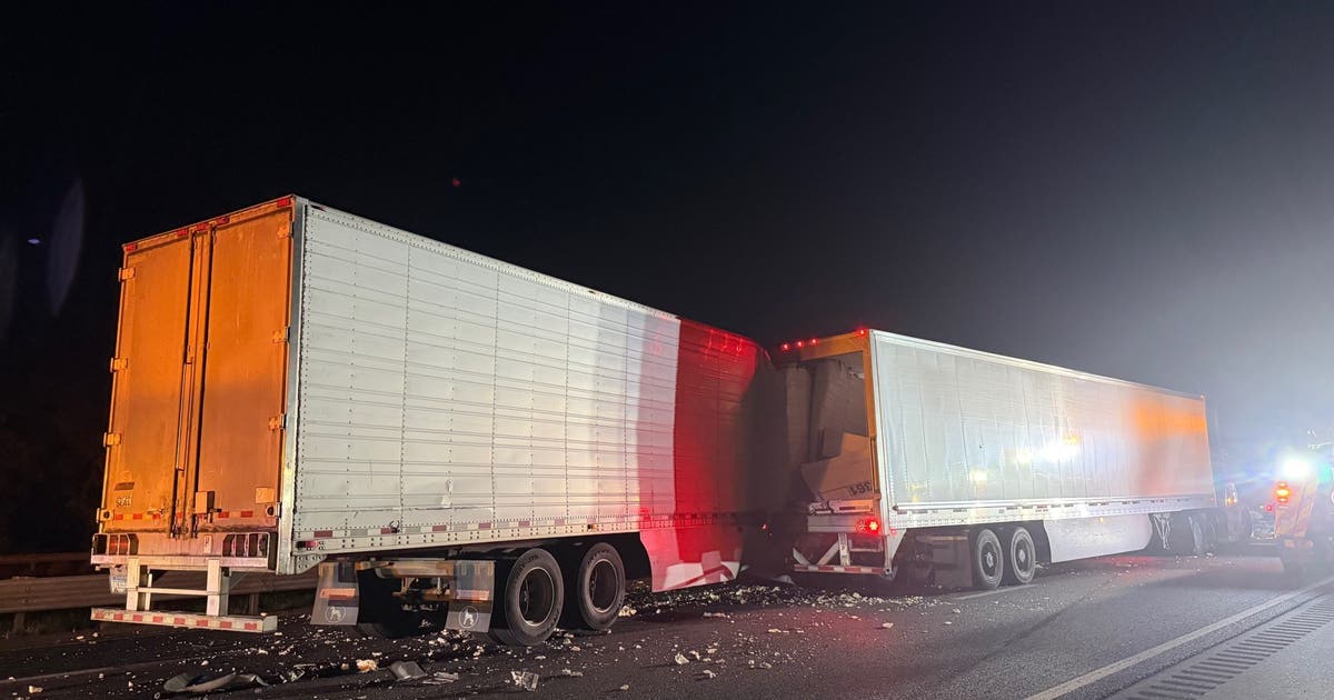 All lanes open, crews working to clean debris after crash on I-75