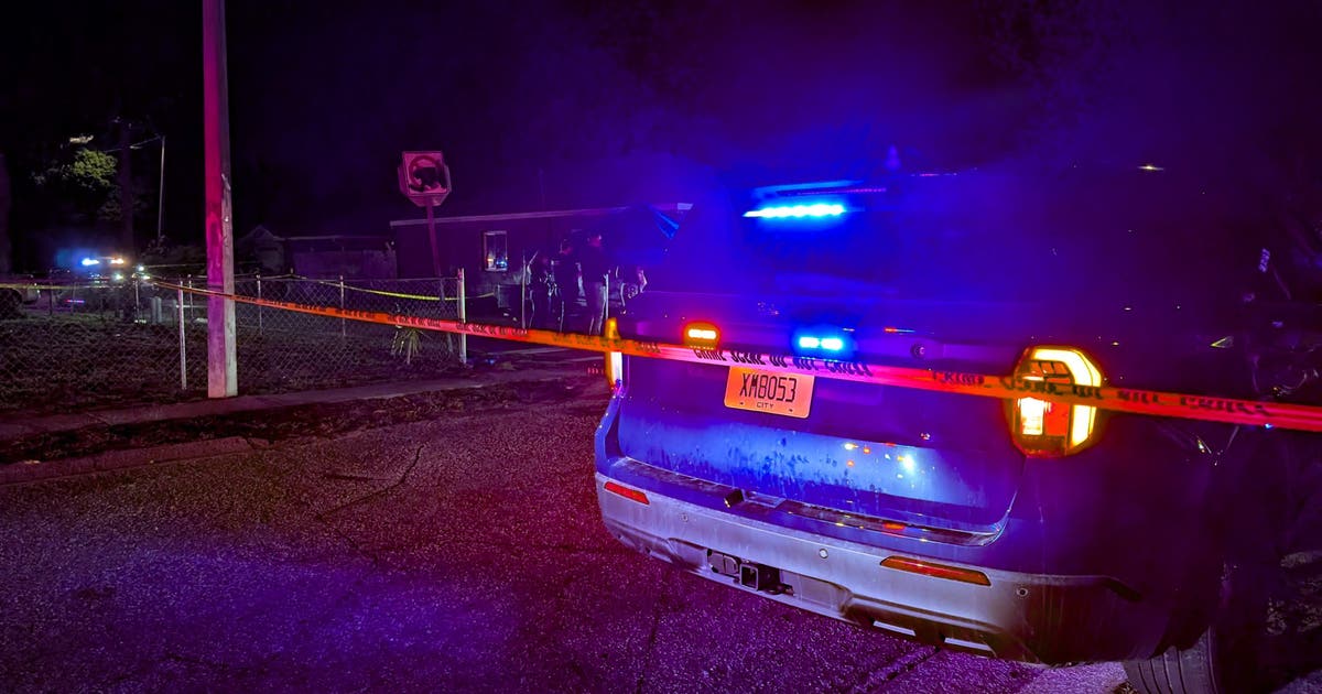Bradenton police locate suspect after teen found dead outside home following 911 call