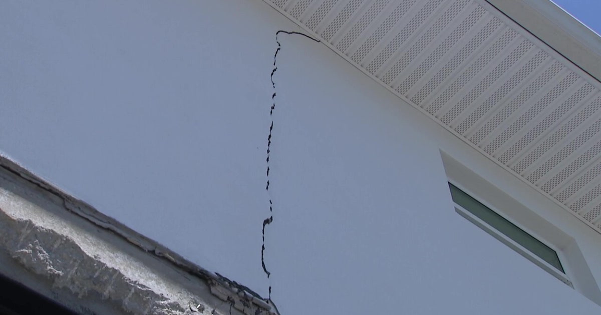 Manasota Key home elevation: Couple reports cracks and damage, delays on $244K project