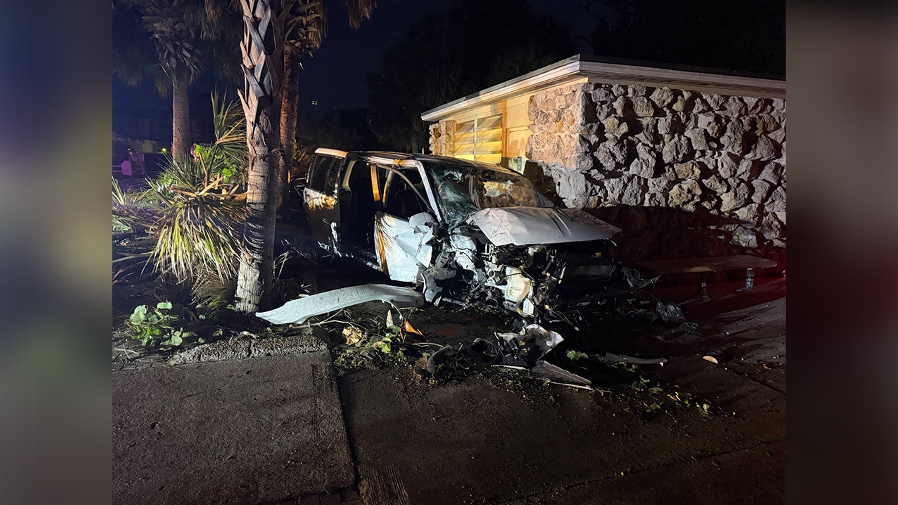 4 teens injured after car crashes into Venice Beach Pavilion, police say