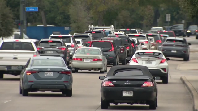 AAA predicts record Memorial Day weekend travel despite rising Florida gas prices: Here's how to save fuel