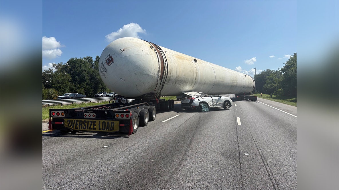 I-75 reopened after semi-truck trailer detaches, crushes SUV: FHP