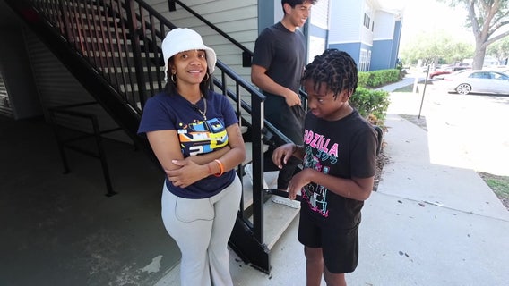Riverview mother receives furniture donation after homelessness