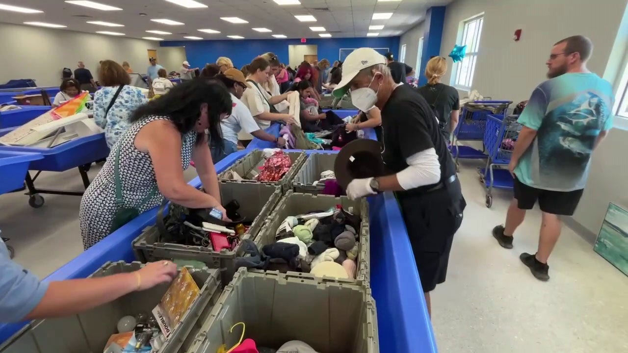 Venice Goodwill Bargain Barn: New pay-by-the-pound store opens on Triple Diamond Boulevard