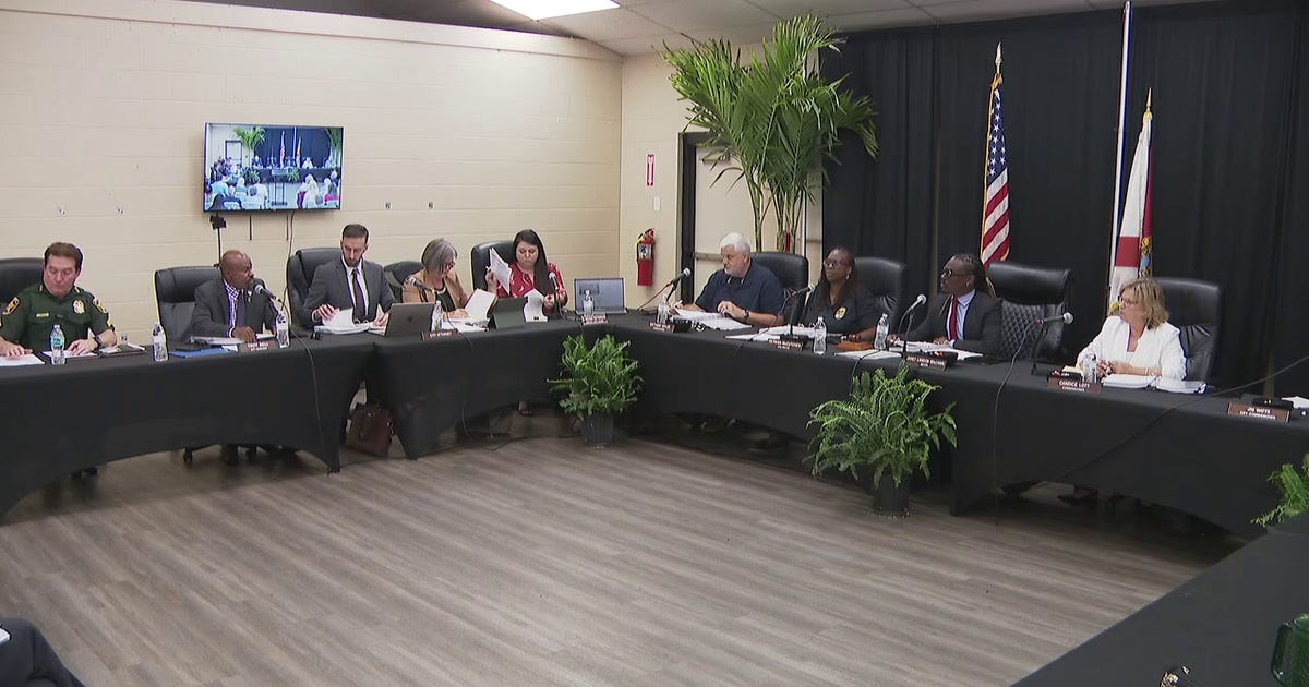 Fort Meade recall committee submits petitions to remove mayor, commissioners over data center approval