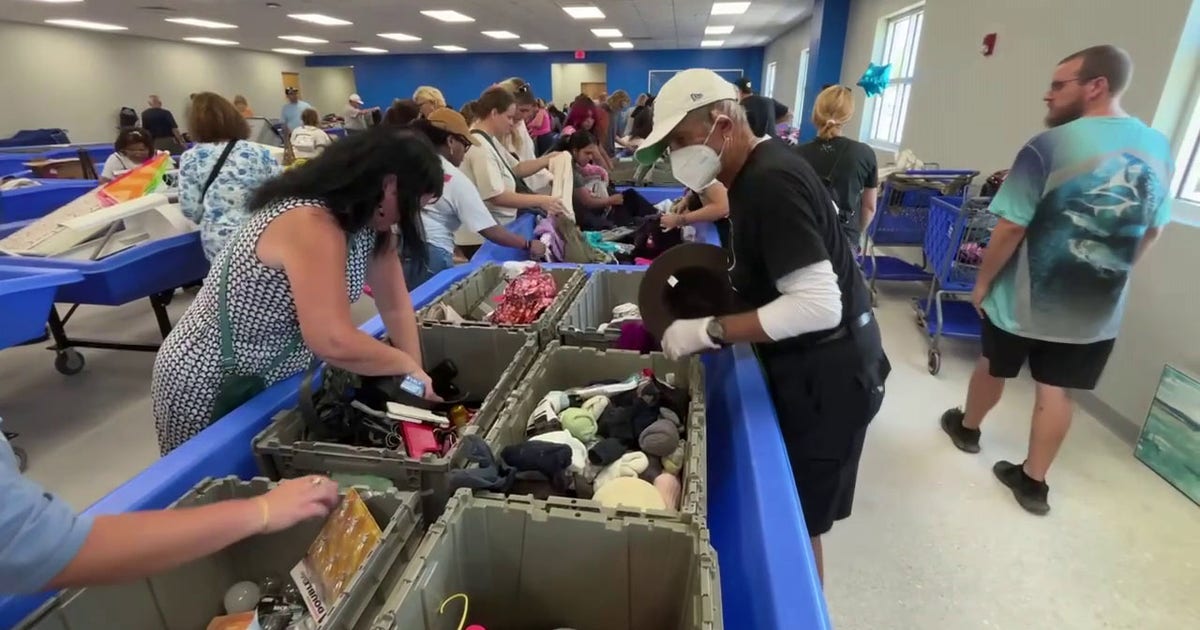 Venice Goodwill Bargain Barn: New pay-by-the-pound store opens on Triple Diamond Boulevard
