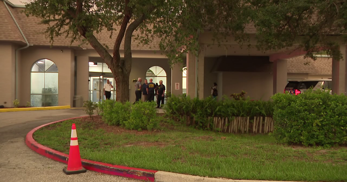 Bradenton assisted living roof collapse forces evacuation