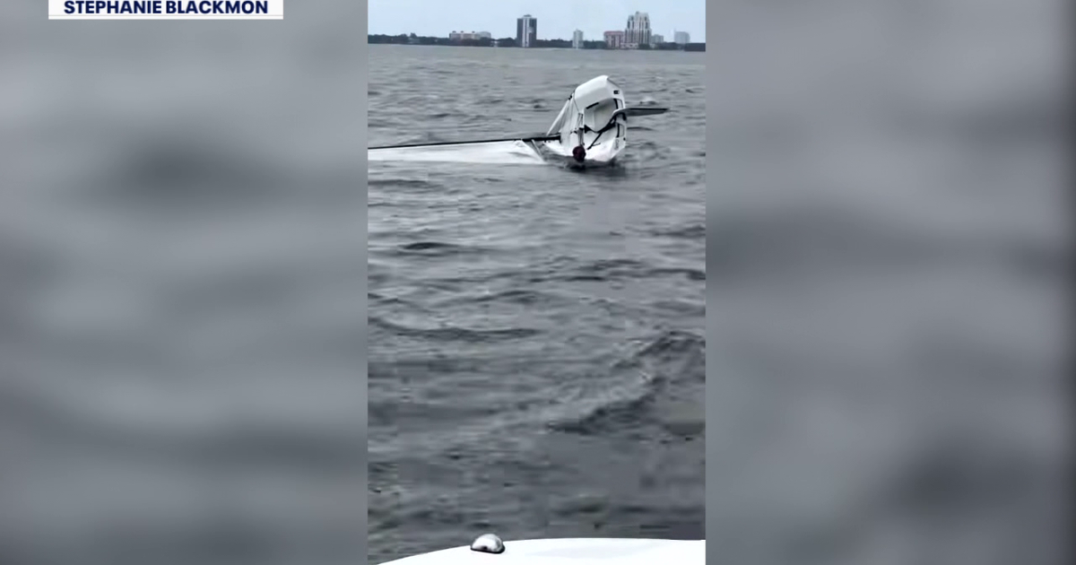 Good Samaritans rescue man after boat capsizes near Davis Islands