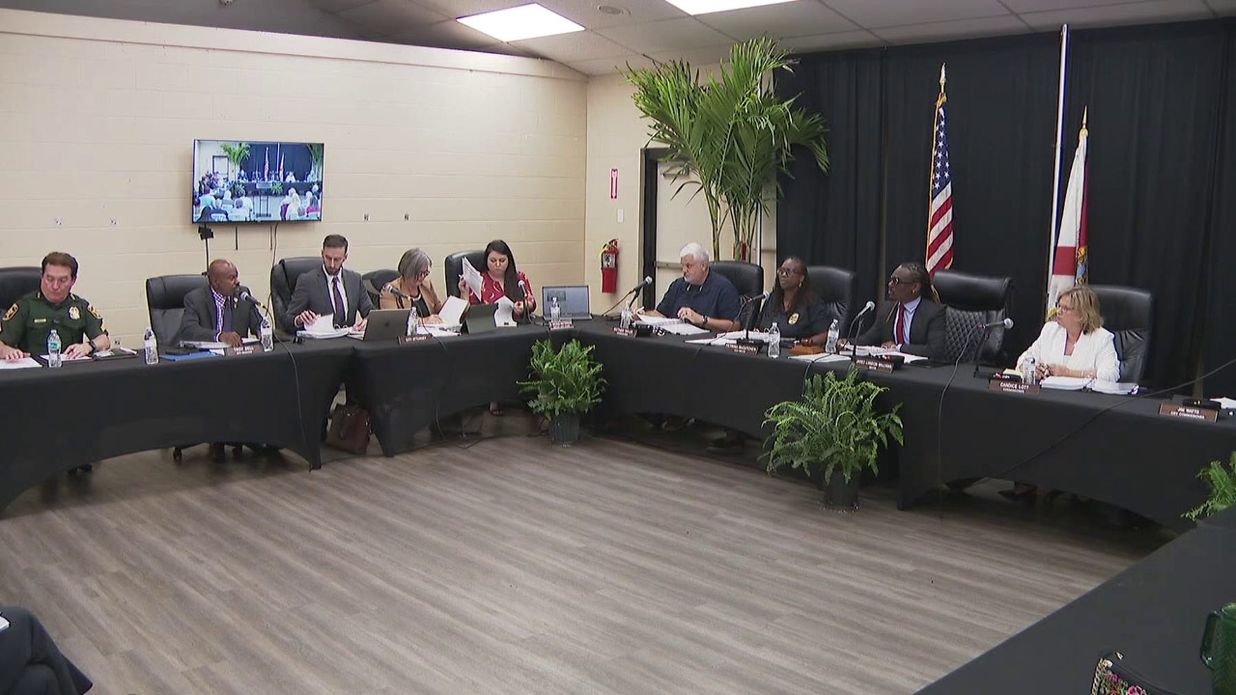 Fort Meade recall committee submits petitions to remove mayor, commissioners over data center approval