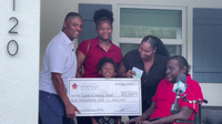 Former Tampa Bay Buccaneer Warrick Dunn hosts charity reunion in Palm Harbor