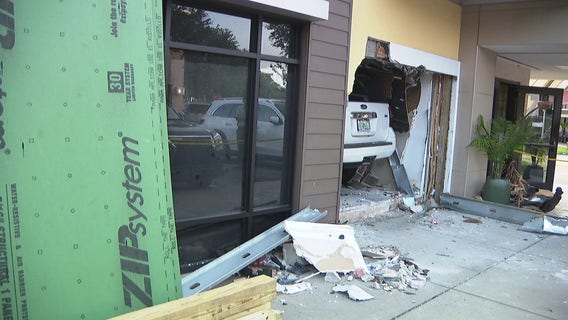 Driver loses control of SUV before slamming into Carrollwood restaurant, 3 vehicles