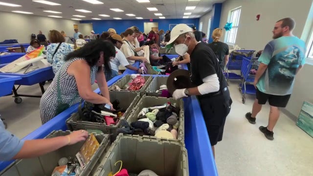 Venice Goodwill Bargain Barn: New pay-by-the-pound store opens on Triple Diamond Boulevard