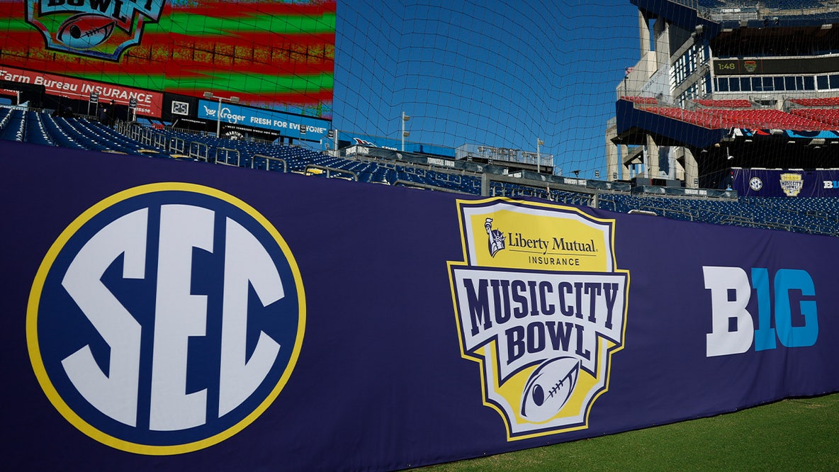 SEC, Big Ten vote unanimously to ban former pros from returning to college sports