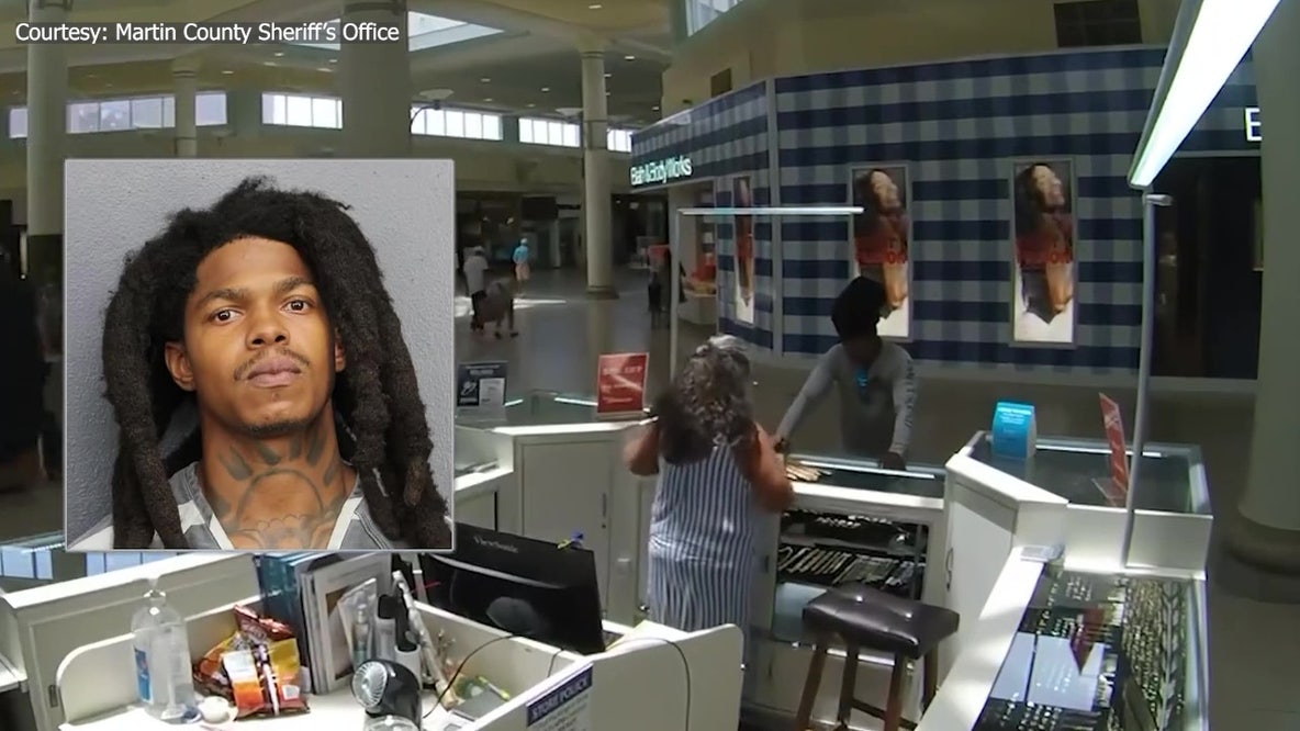 Video: Man snatches $22K in gold from Florida mall kiosk and pawns it before arrest