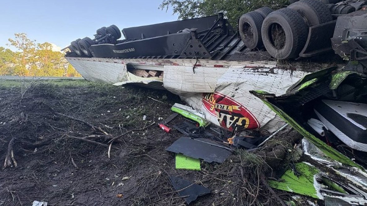 Driver airlifted to hospital after milk truck crashes along I-75 in Pasco County