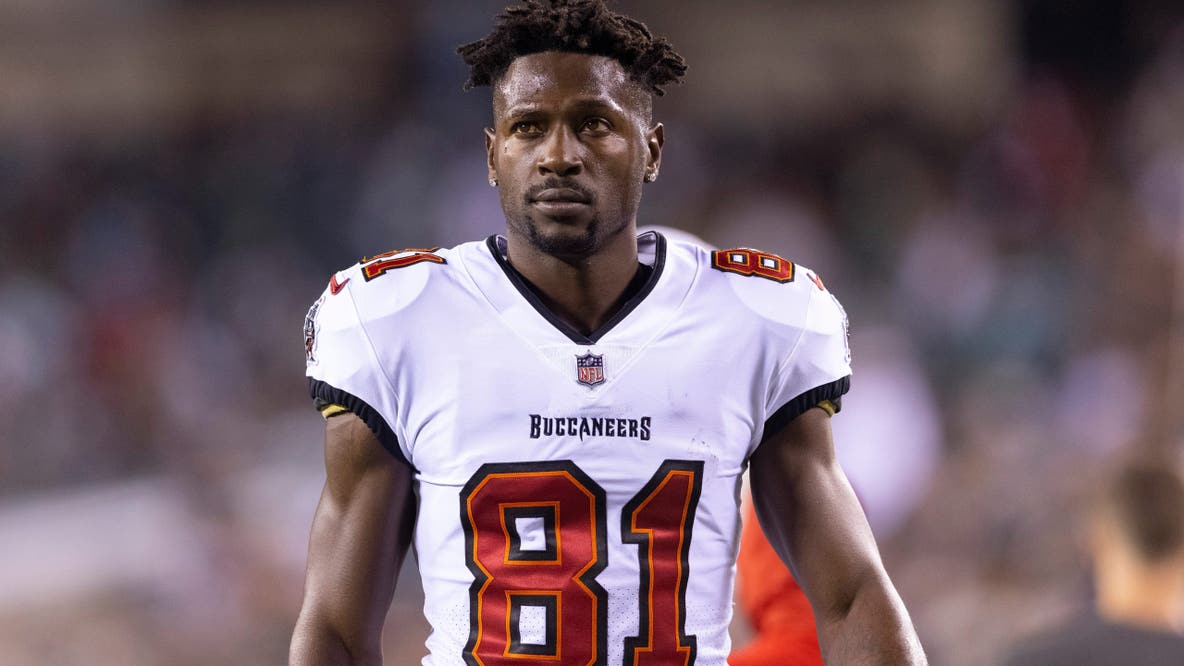 Former Buccaneer Antonio Brown reaching plea deal in Florida attempted murder case