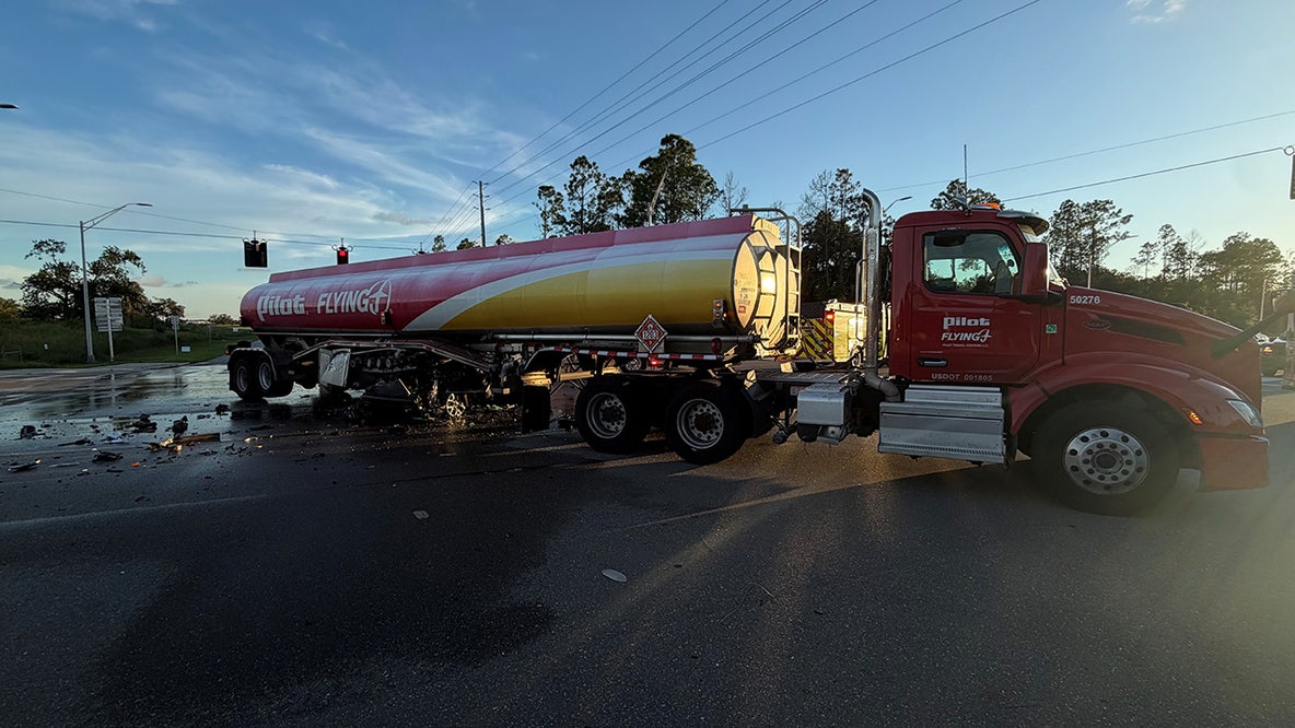 Woman dead after running red light and crashing with gasoline truck in Hernando County, FHP reports