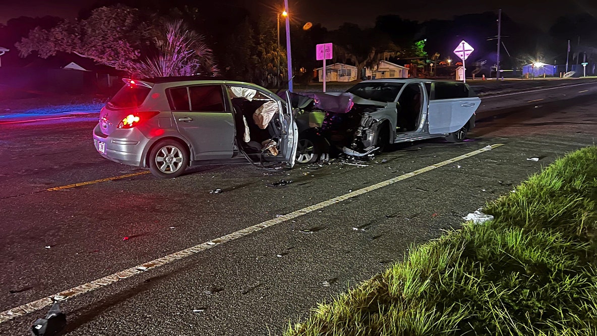 2 killed, 2 seriously injured in Davenport crash: FHP