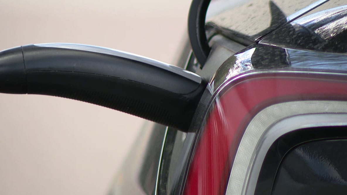 Florida ranks 12th nationwide for public electric vehicle charger access