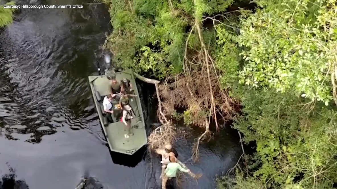 Video: Deputies rescue 2 men sitting on tree limb after boat capsized in Hillsborough River