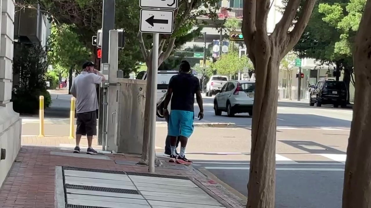 Hall of Famer Warren Sapp files federal lawsuit against Tampa over City Hall incident