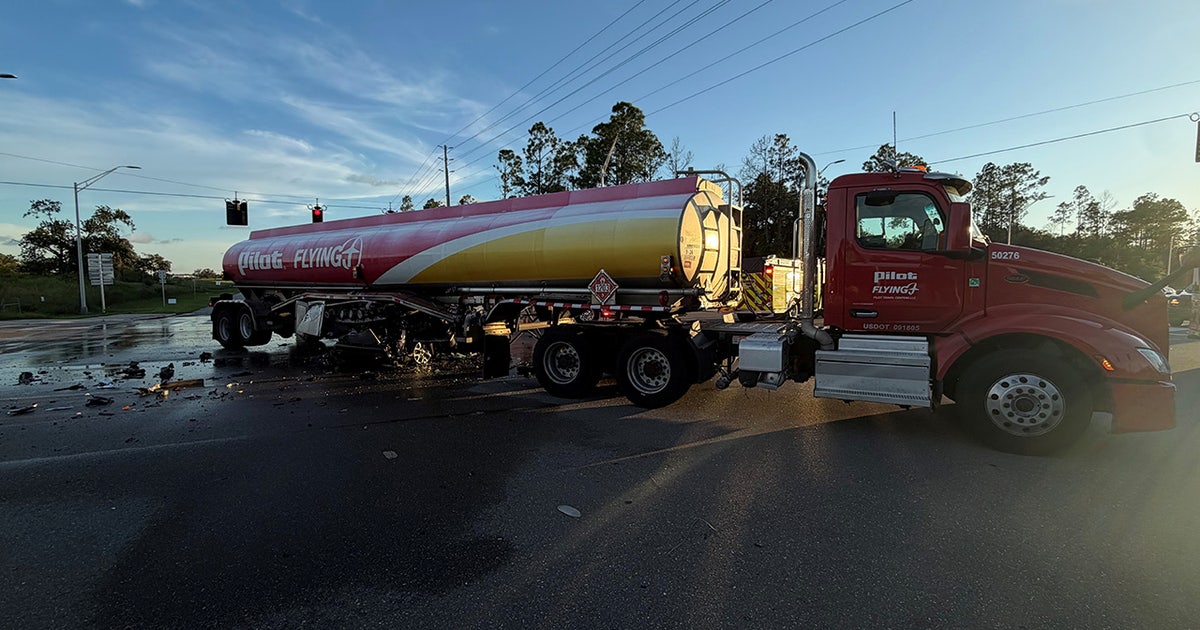 Woman dead after running red light and crashing with gasoline truck in Hernando County, FHP reports