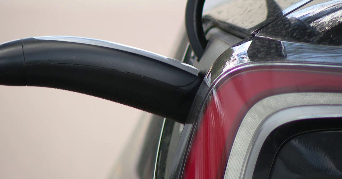 High gas prices fuel electric vehicle sales as Florida's public charging locations rise 13% and EVs take nearly 10% of new car sales