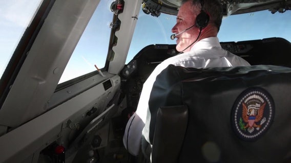 Former Air Force One crew reunites at Sarasota Bradenton International Airport for 9/11