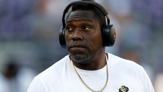 Hall of Famer Warren Sapp files federal lawsuit against Tampa over City Hall incident