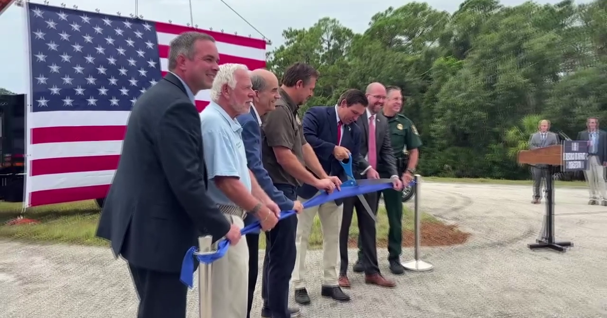 Gov. Ron DeSantis cuts ribbon on $61M River Road expansion in Sarasota ...