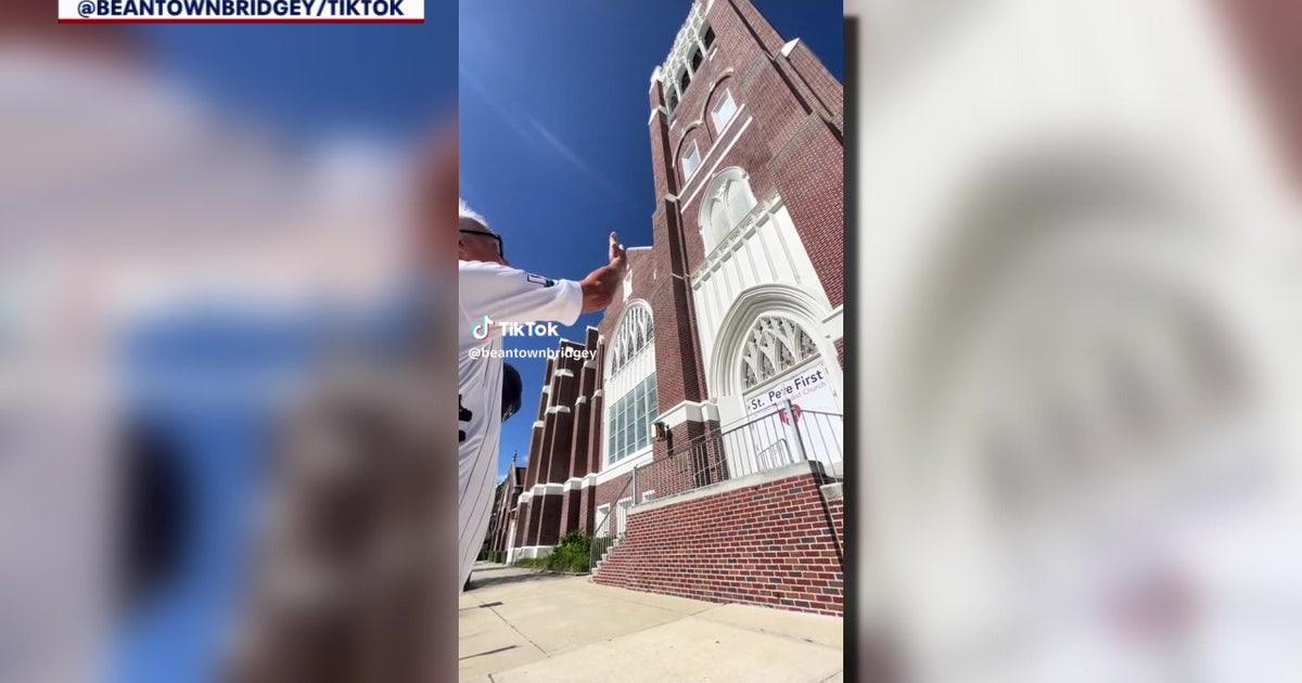 Rays fan viral prayer: Man visits St. Petersburg church before Game 5